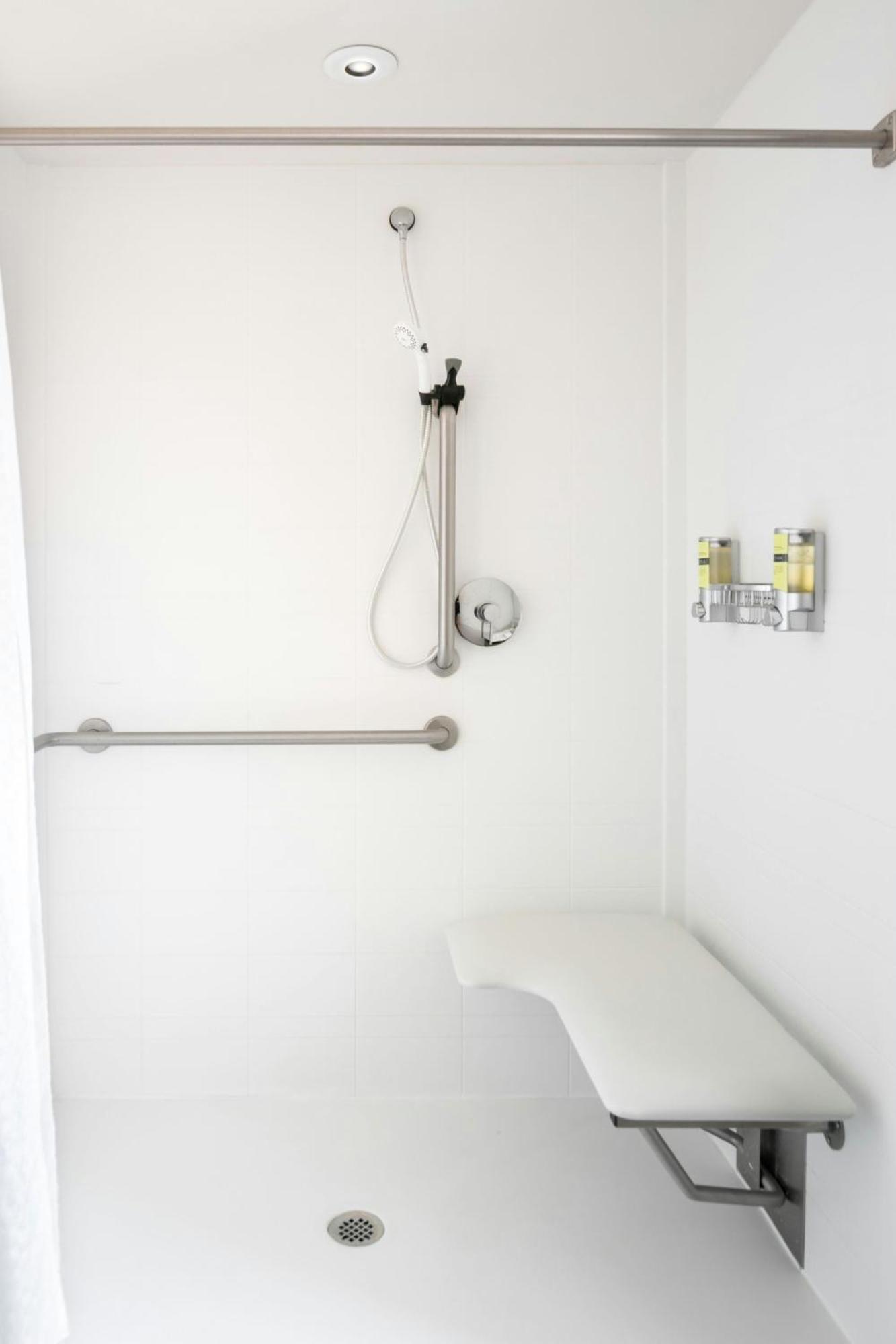 Element Omaha Midtown Crossing Hotel Bagian luar foto