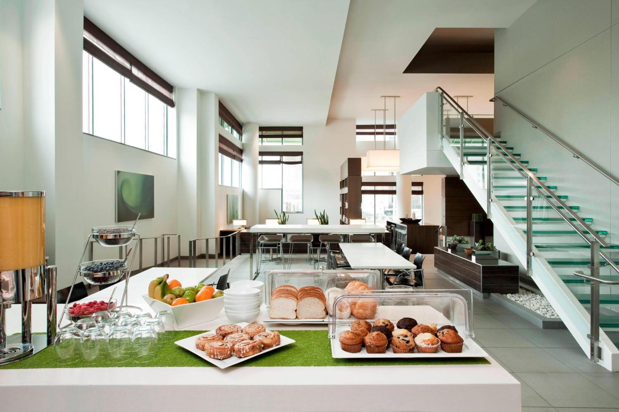 Element Omaha Midtown Crossing Hotel Bagian luar foto