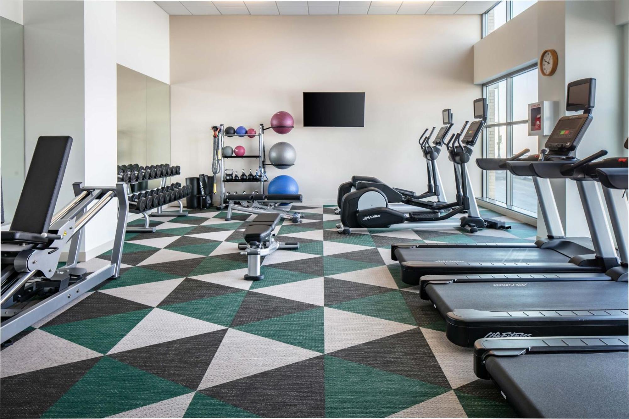 Element Omaha Midtown Crossing Hotel Bagian luar foto