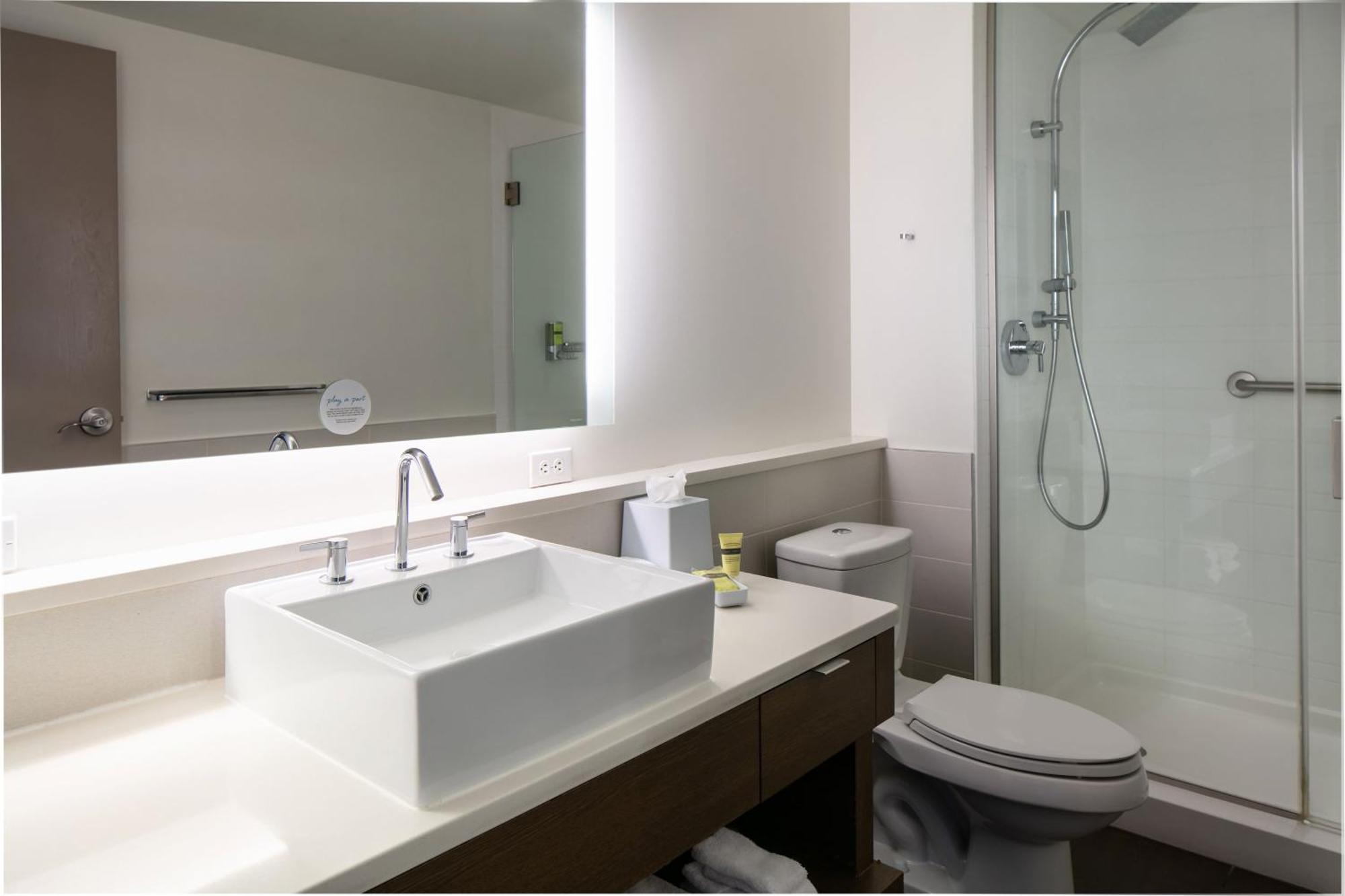 Element Omaha Midtown Crossing Hotel Bagian luar foto