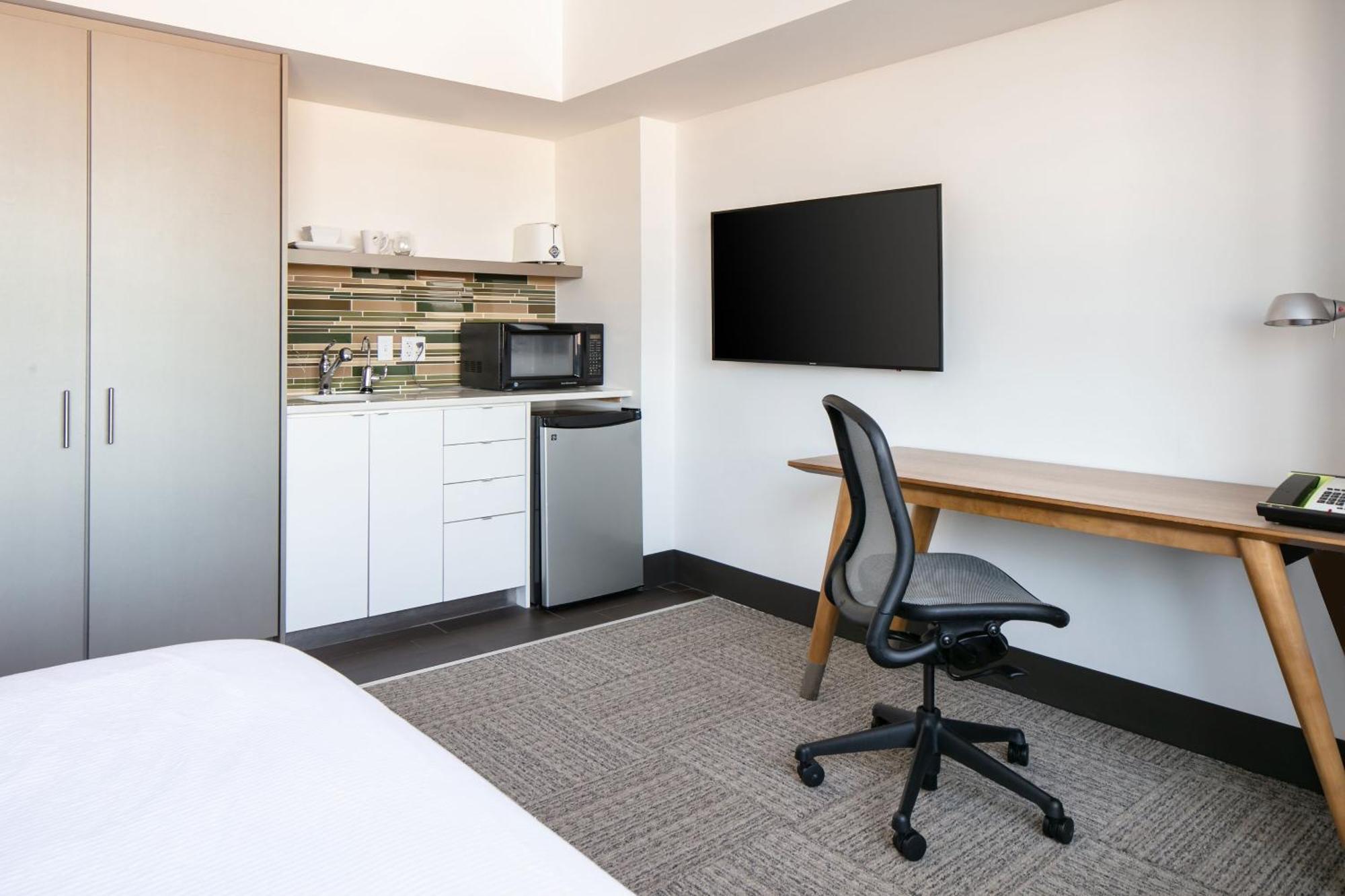 Element Omaha Midtown Crossing Hotel Bagian luar foto