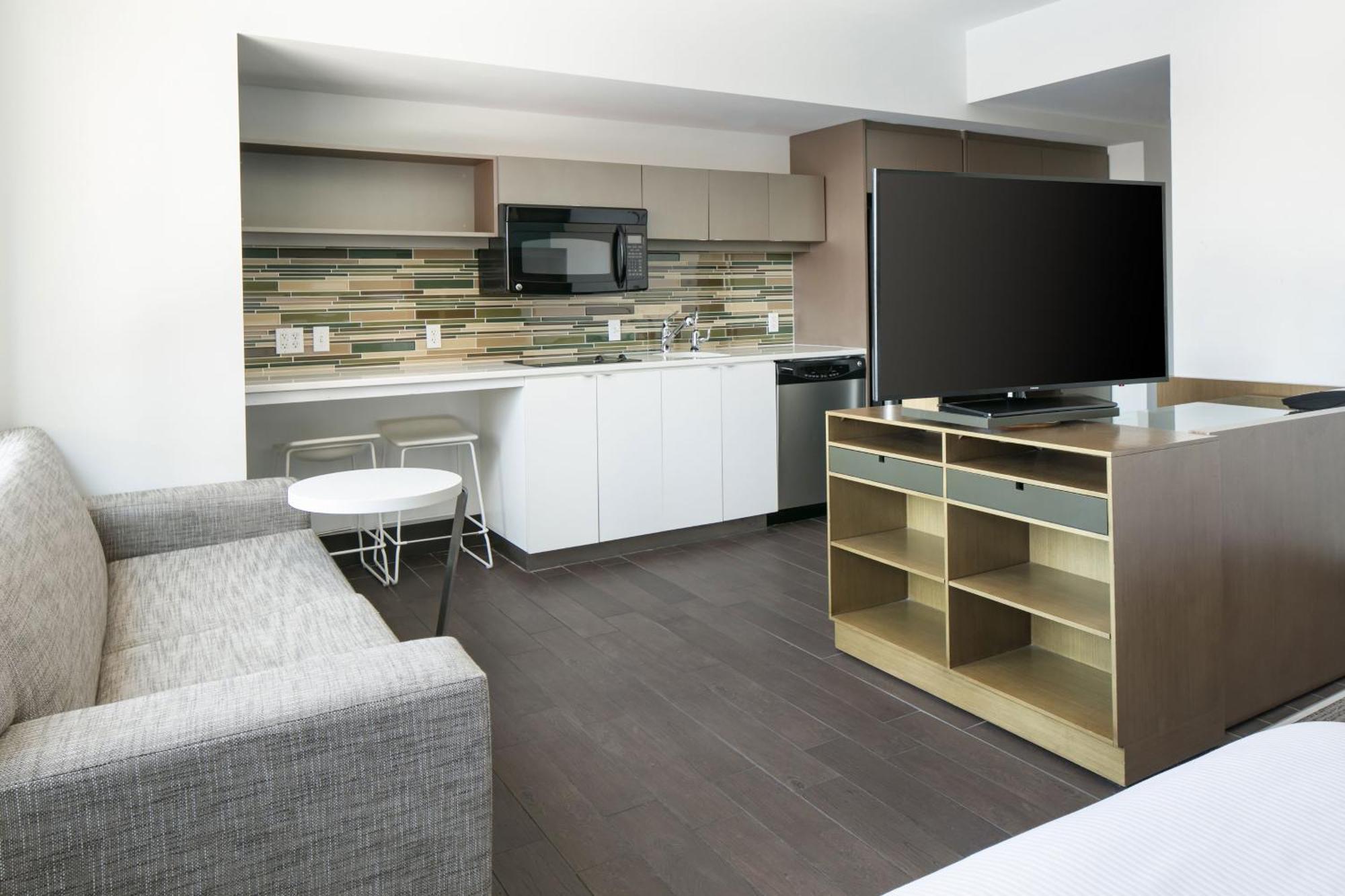 Element Omaha Midtown Crossing Hotel Bagian luar foto