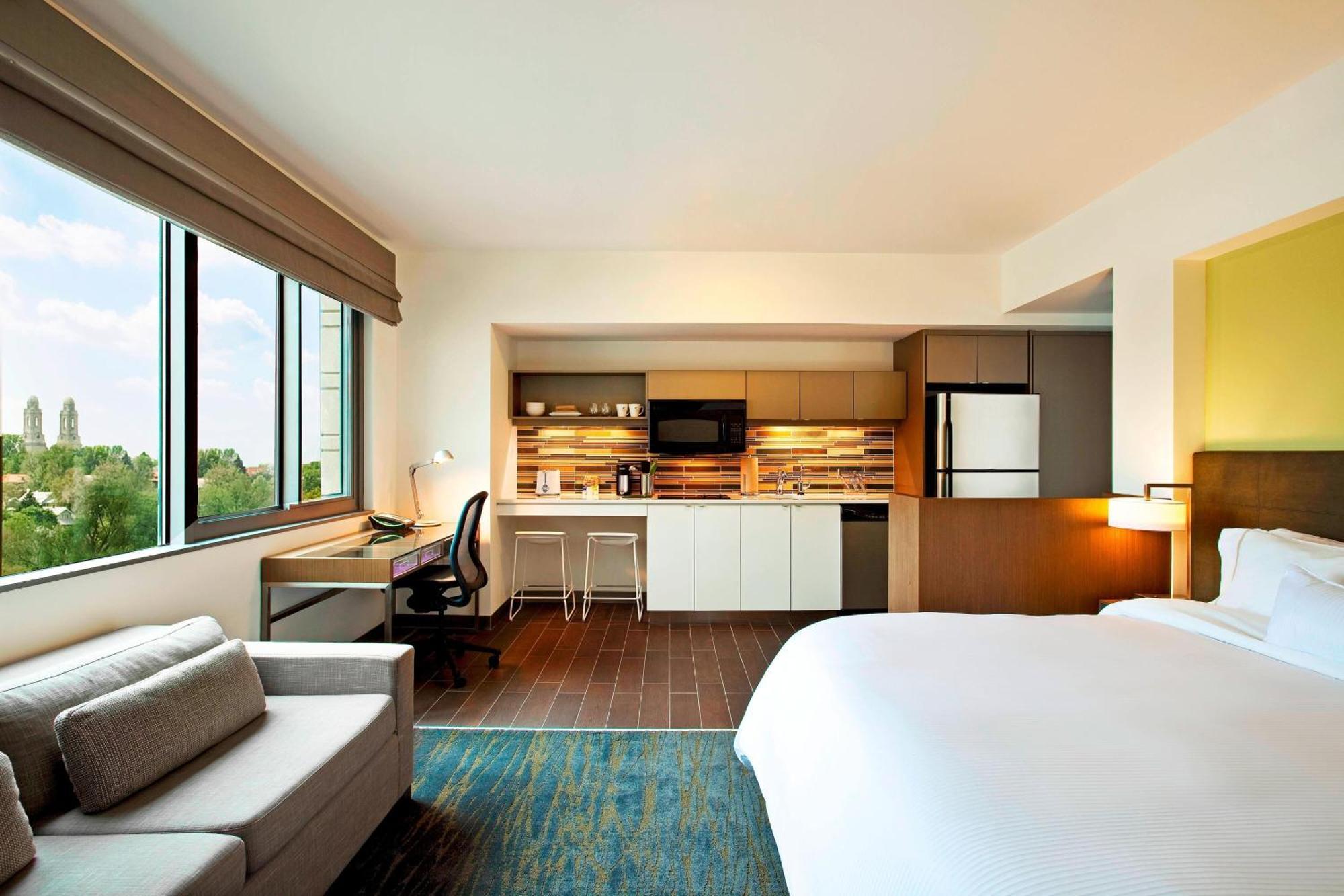 Element Omaha Midtown Crossing Hotel Bagian luar foto